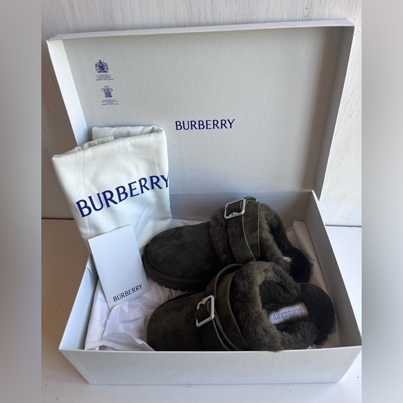 🔴SOLD🔴 BURBERRY Snug Genuine Shearling Clog 38- Loch - Picture 4 of 13